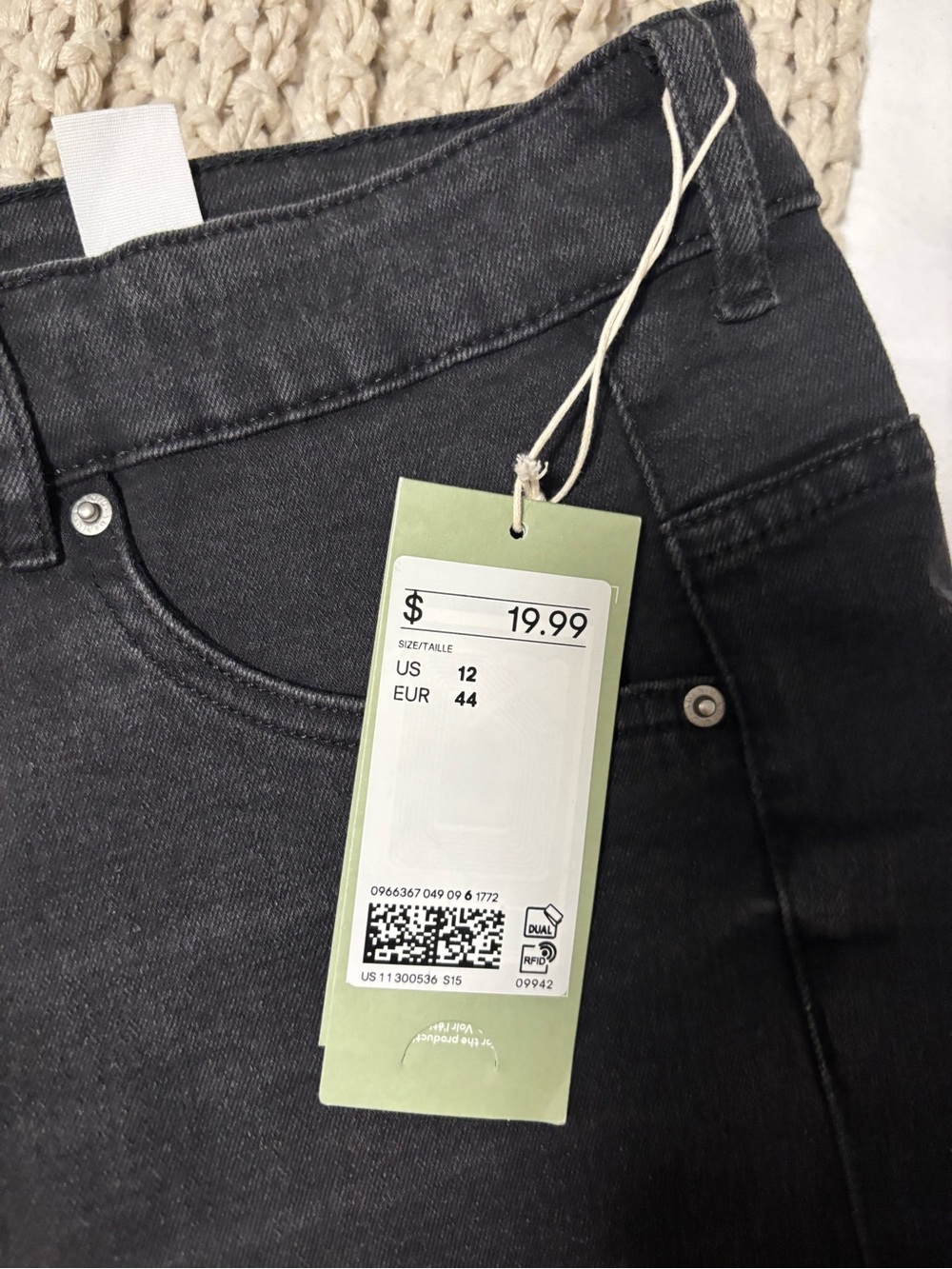 H&M Skinny Jeans in Washed Black